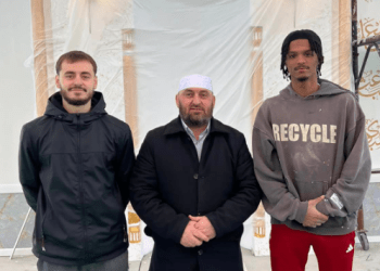 Basketbollisti nga Amerika konvertohet në mysliman në Kosovë