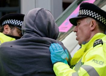 Dënohet në Londër “ambasadori” shqiptar – trafikonte njerëz me pasaporta false