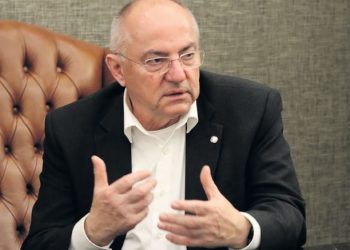 Deputeti gjerman: Nuk mund ta tolerojmë sjelljen autokratike të Vuçiqit