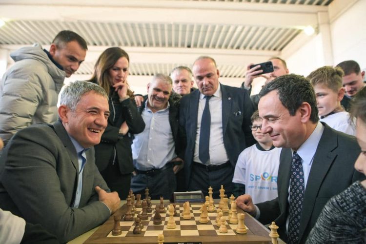 Kurti shënoi kosh, por nuk fitoi në shah (VIDEO)