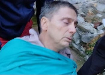 “The Guardian” shkruan për Sanduloviqin: Lideri i opozitës serbe thotë se shërbimi sekret e ka torturuar dhe kërcënuar