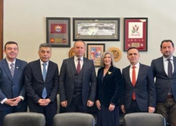 Krerët e LEN-it i fillojnë takimet zyrtare në SHBA, takohen me senatoren Joni Ernst