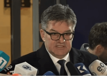 Lajçak pas takimit me Kurtin: Folëm për dinarin – s’ka hetime të BE-së për Banjskën