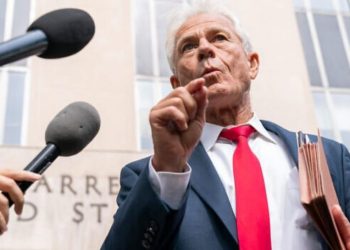 Ish-këshilltari i Trump, Navarro, dënohet me katër muaj burg