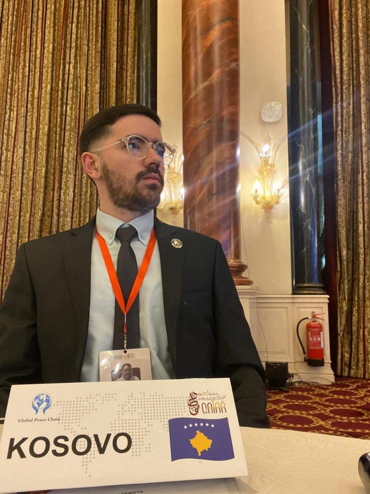 Haki Ismaili nga Kosova shfaqet si Ambasador Global i Paqes në Kryeqytetin e Katarit, Doha