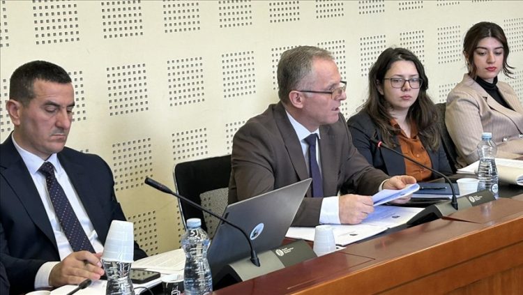 “Masat ndëshkuese ndaj Kosovës nuk po mund të hiqen për shkak të paqartësive brenda vendeve të BE-së”
