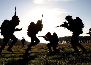 Ish-komandanti i lartë i NATO-s: Koha për të ‘menduar të pamendueshmen’