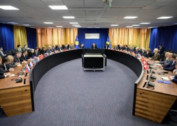 Kurti priti në takim ambasadorët e akredituar në Kosovë, diskutojnë për rregulloren e re të BQK-së
