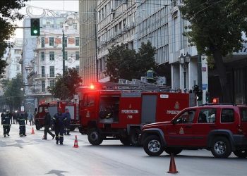 Greqi, shpërthen një bombë pranë Ministrisë së Punës në Athinë