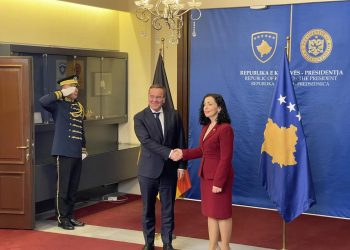 Ministri gjerman i Mbrojtjes: Do ta vazhdojmë mbështetjen ndaj Kosovës