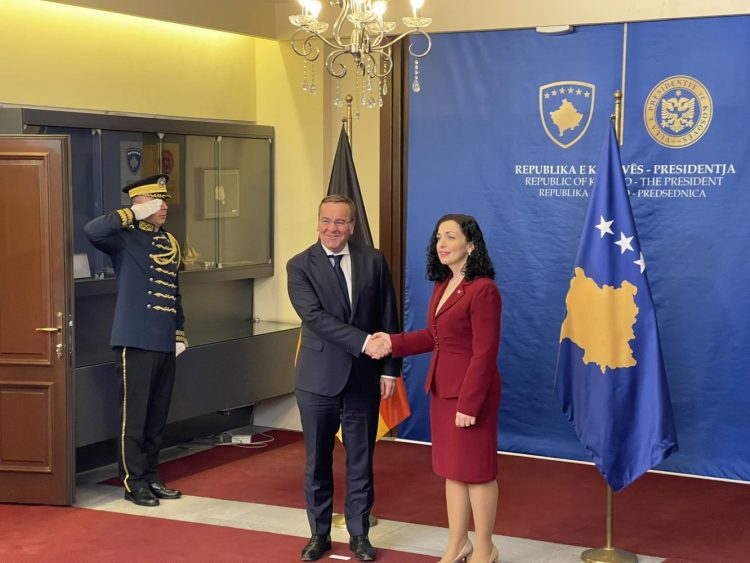 Ministri gjerman i Mbrojtjes: Do ta vazhdojmë mbështetjen ndaj Kosovës