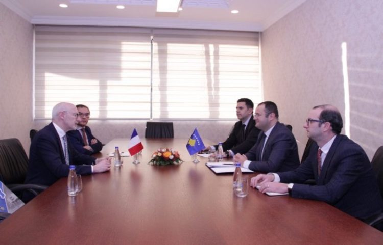 Ismail e Guerot flasin për informimin e qytetarëve për rregulloren e re