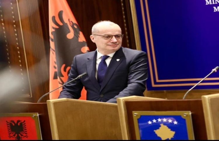 Hasani: Shqipëria qëndron me Kosovën sa i përket çdo kërcënimi nga jashtë
