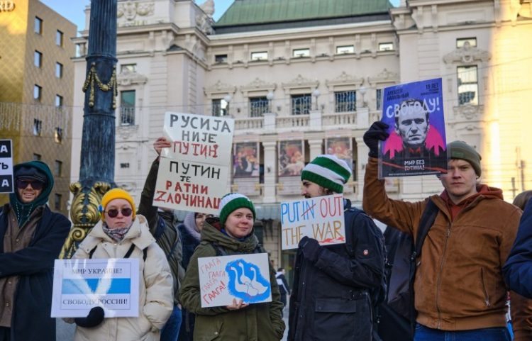 Serbia dëbon dy rusë, shkak qëndrimi kundër luftës në Ukrainës