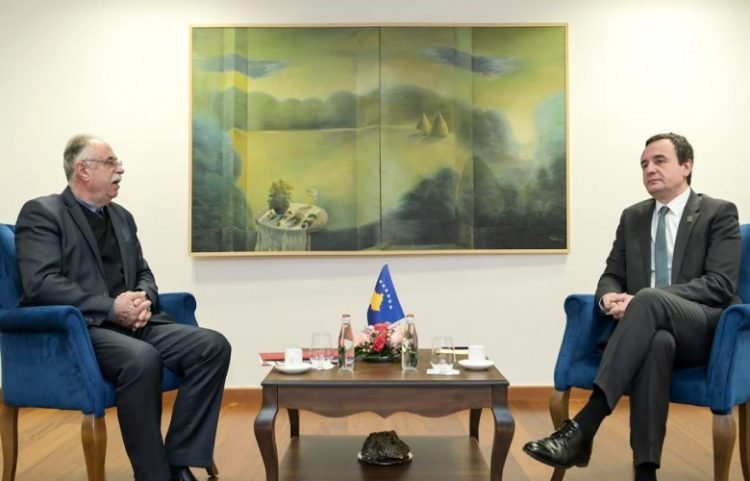 Dokumentimi i torturave serbe, Kryeministri takon të burgosurit politikë