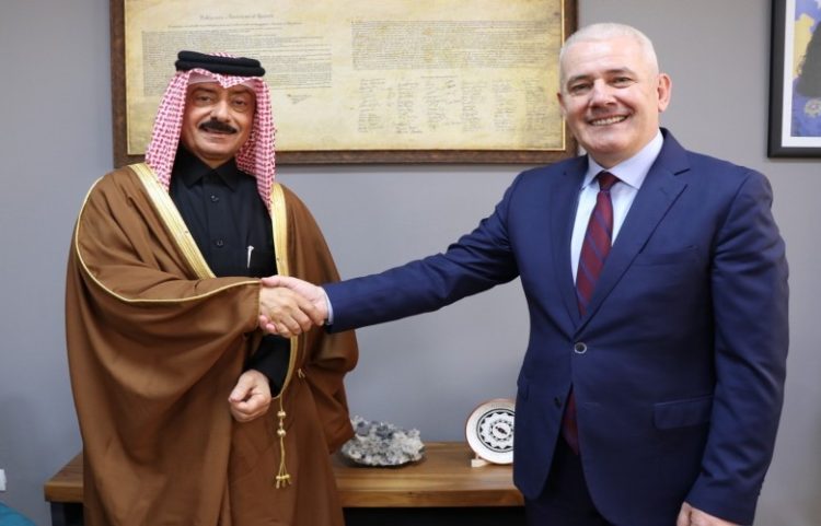 Sveçla takohet me ambasadorin e Katarit, flasin për sigurinë në vend