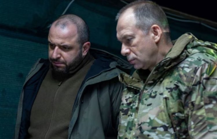 Shefi i ushtrisë dhe ministri i Mbrojtjes vizitojnë vijën e frontit