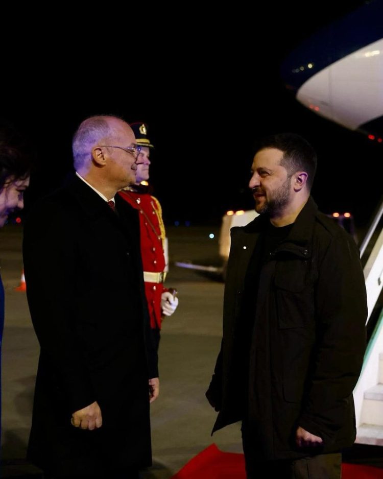 Presidenti Zelenski mbrin në Tiranë