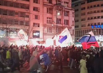 “Serbët dhe rusët vëllezër përgjithmonë”, manifestim pro Rusisë në Serbi dhe thirrje për luftë: Pa Putin nuk e kthejmë Kosovën