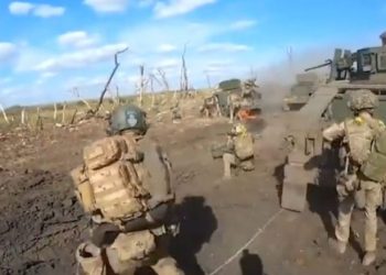 Një prej betejave “më të ashpra”, ukrainasit e mbështetur nga vullnetarët amerikanë, britanikë – kanadezë e australianë eliminojnë 22 ushtarë rusë