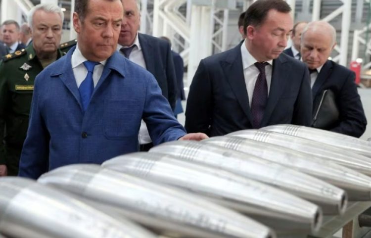 Medvedev kërcënon Finlandën me armë bërthamore