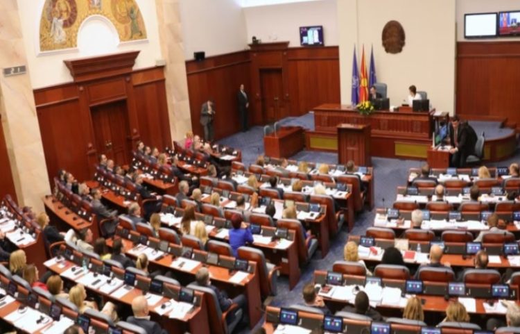 Shkarkohen dy ministra shqiptarë në Maqedoninë e Veriut