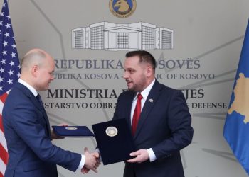 Departamenti Amerikan i Mbrojtjes: Drejtori kryesor për politikat e NATO-s pati konsultime për mbrojtjen me Maqedoncin