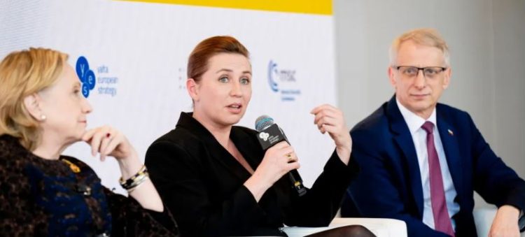 Danimarka thotë se do t’i dhurojë të gjithë artilerinë Ukrainës