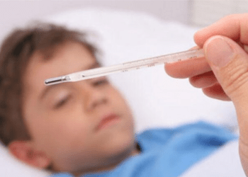 Shumë fëmijë preken nga gripi sezonal, mjekët nuk rekomandojnë antibiotik