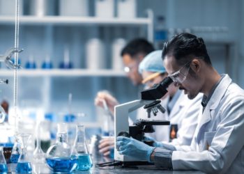 Shkenca bën revolucion, krijon testikujt artificialë në laborator