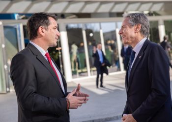 Veliaj takohet me Blinkenin, flasin për investimin “më të madh të përbashkët shqiptaro-amerikan”