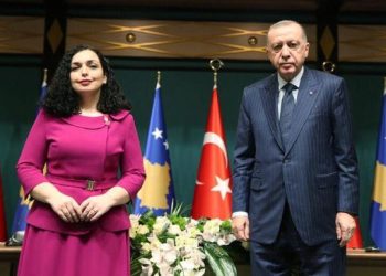 Erdogan uron Kosovën për 16-vjetorin e Pavarësisë, e konfirmon pjesëmarrjen e Osmanit në Forumin Diplomatik të Antalisë