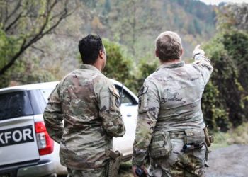 KFOR-i patrullon në kufirin mes Kosovës dhe Serbisë (Video)