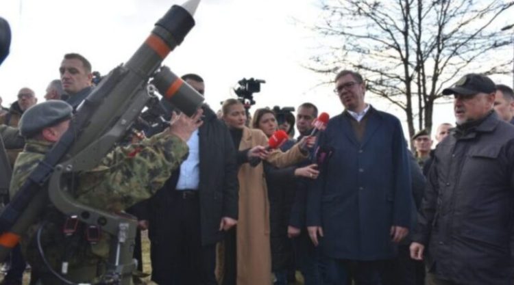Serbia vazhdon të armatoset nga Rusia, Vuçiqi prezanton sistemin e ri antidron