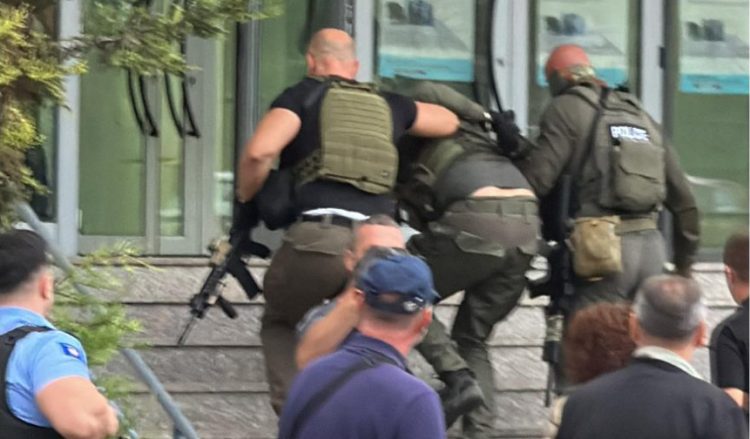 Edhe nga dy muaj paraburgimin ndaj tre të dyshuarve për sulmin te*rrorist në Banjskë