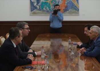 Vuçiq takon ambasadorin rus në Beograd