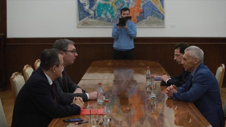 Vuçiq takon ambasadorin rus në Beograd