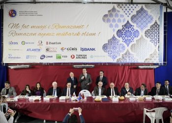 Kurti mori pjesë në iftarin e shtruar nga Oda Tregtare Kosovaro-Turke