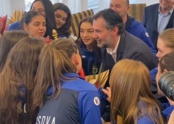 Ministri Çeku i përgëzon hendbollistet e Kosovës për kualifikimin historik në Kampionat Botëror