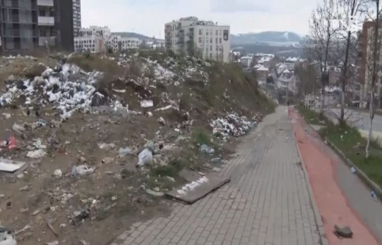 Kryeqyteti vazhdon të jetë i papastër, qytetarët ankohen