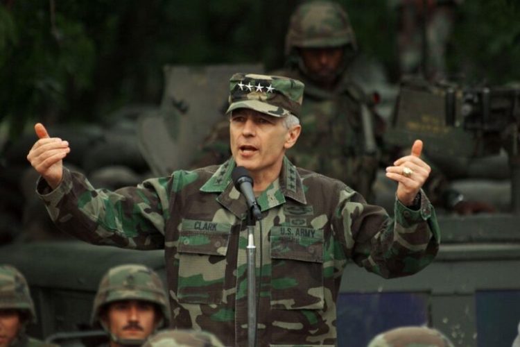 “Shqiptarët… I vr*asim të gjithë”, gjenerali Wesley Clark tregon çka i tha Millosheviqi në vitin 1998