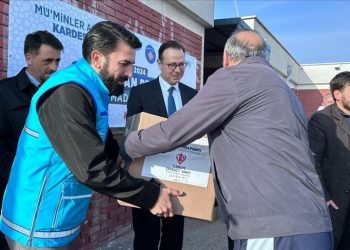 Fondacioni Fetar Turk shpërndanë ndihma për Ramazan në Prishtinë