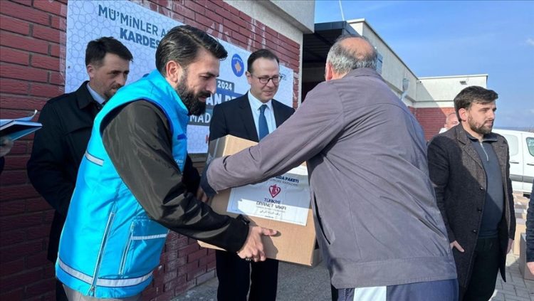 Fondacioni Fetar Turk shpërndanë ndihma për Ramazan në Prishtinë
