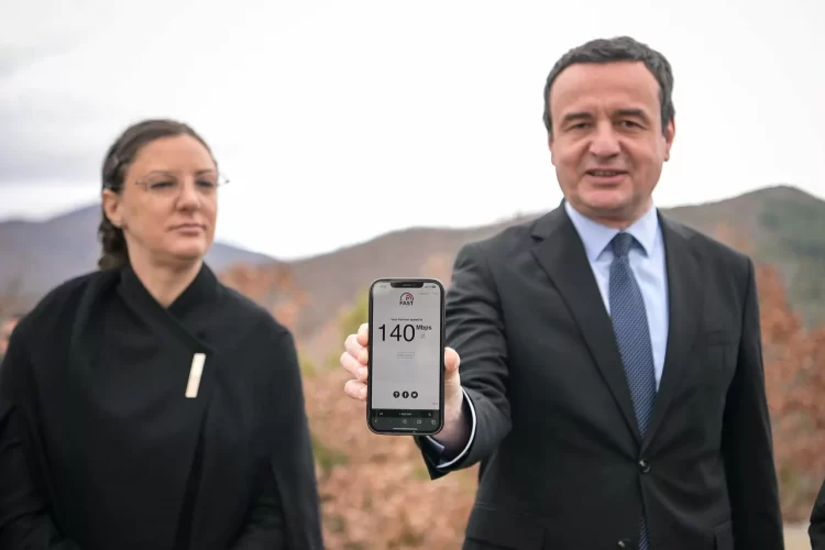 Telekomi i Kosovës instalon  15 stacione të internetit të shpejtësisë së lartë në veri