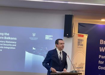 Kryeminsitri: S’mund ta marrim të mirëqenë demokracinë, Serbia për dy vjet e solli katër herë ushtrinë në kufi