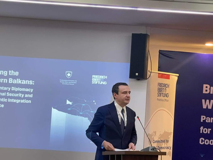 Kryeminsitri: S’mund ta marrim të mirëqenë demokracinë, Serbia për dy vjet e solli katër herë ushtrinë në kufi