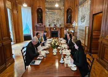 Kurti e Varadkar flasin për rritjen e bashkëpunimit Kosovë-Iralandë