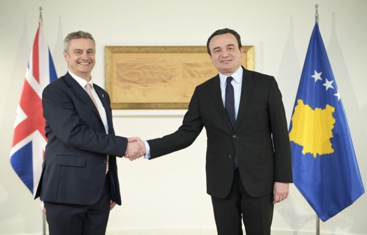 Kurti pret ambasadorin e ri britanik: Mbretëria e Bashkuar aleate e Kosovës