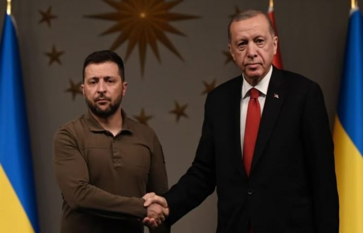 Zelensky viziton Turqinë për sigurinë ushqimore e bashkëpunimin në mbrojtje