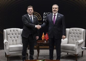 Kryediplomati turk Hakan Fidan takon homologun nga Maqedonia e Veriut Bujar Osmani